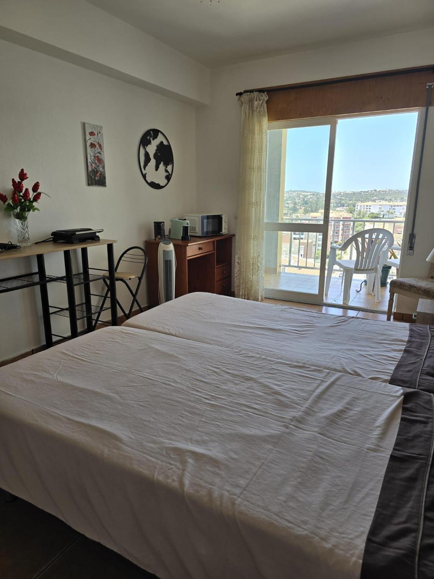 Guest House Marreiros Lagos Bagian luar foto